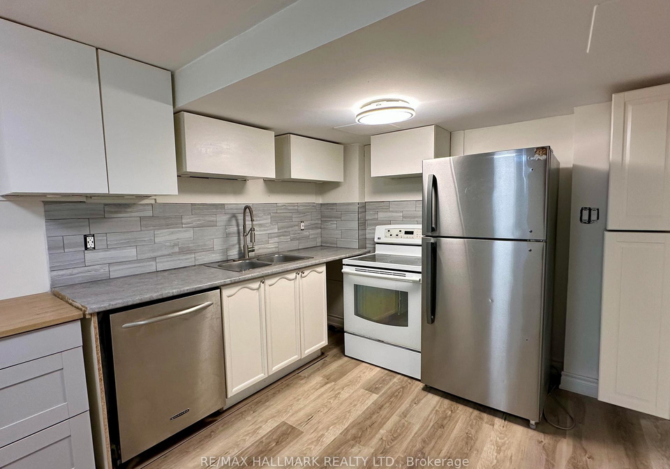 83-red-river-crescent-newmarket-ontario-n13106728