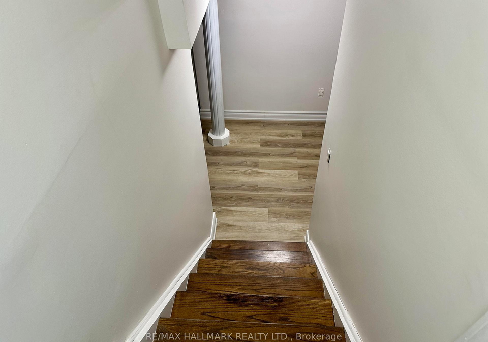 83-red-river-crescent-newmarket-ontario-n13106728