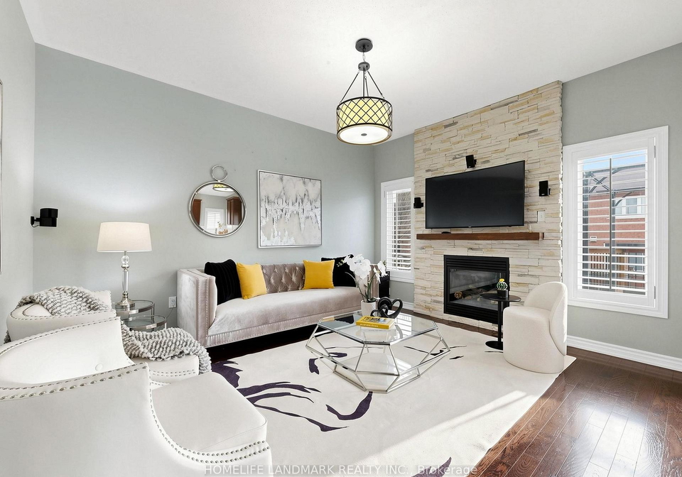 84-lewis-honey-drive-aurora-ontario-n13108274
