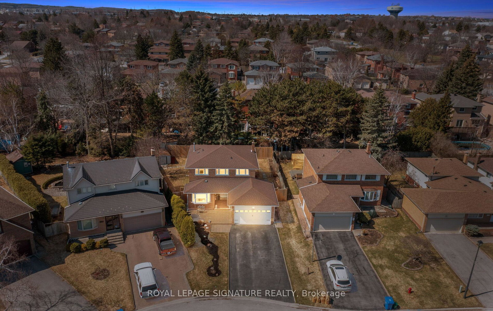 250-plymouth-trail-newmarket-ontario-n13110686