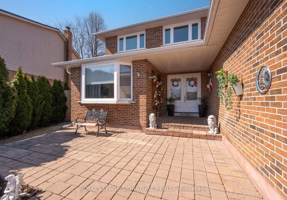 250-plymouth-trail-newmarket-ontario-n13110686