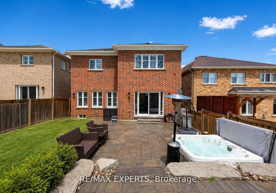 48-manor-glen-crescent-east-gwillimbury-ontario-n13111520