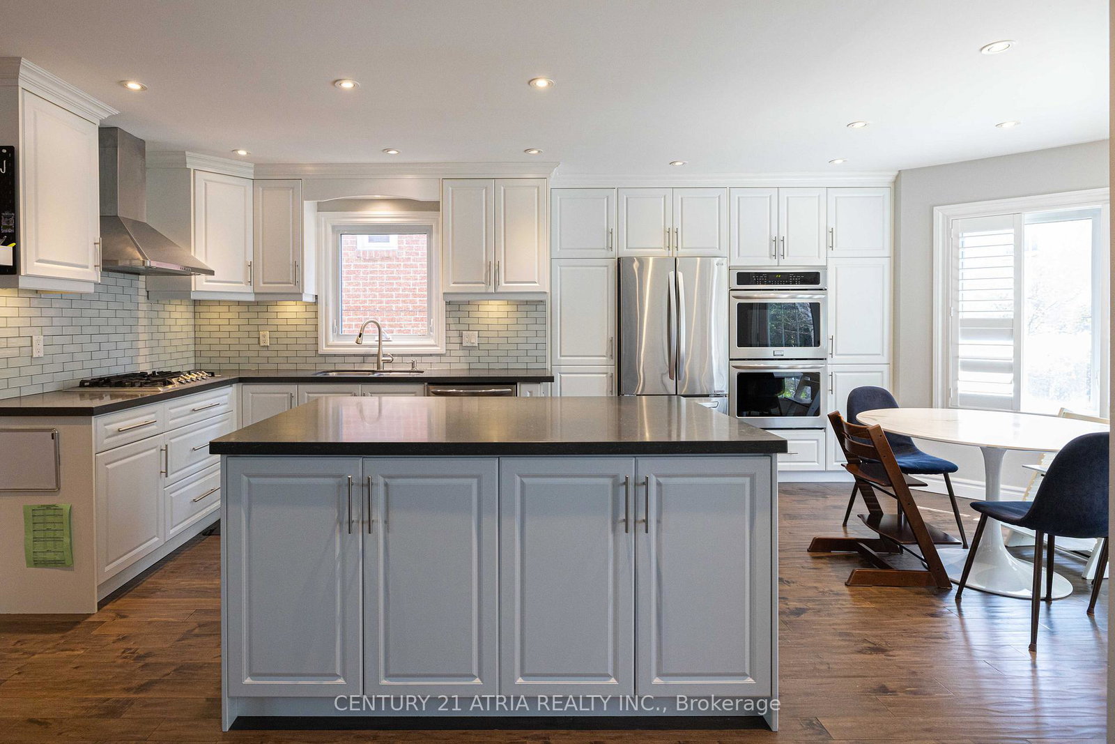 35-versailles-court-richmond-hill-ontario-n13112378