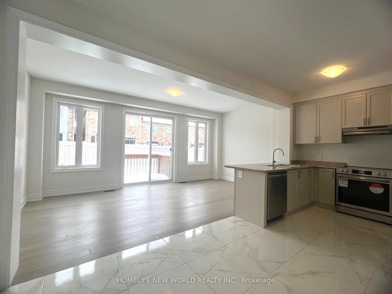 105-kenneth-rogers-crescent-east-gwillimbury-ontario-n13113876