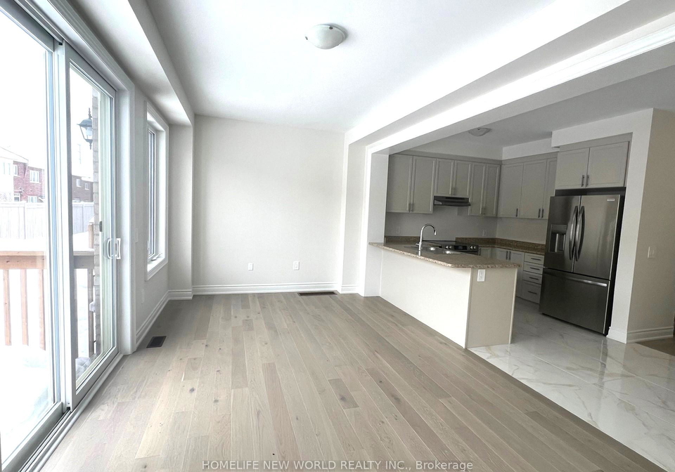 105-kenneth-rogers-crescent-east-gwillimbury-ontario-n13113876