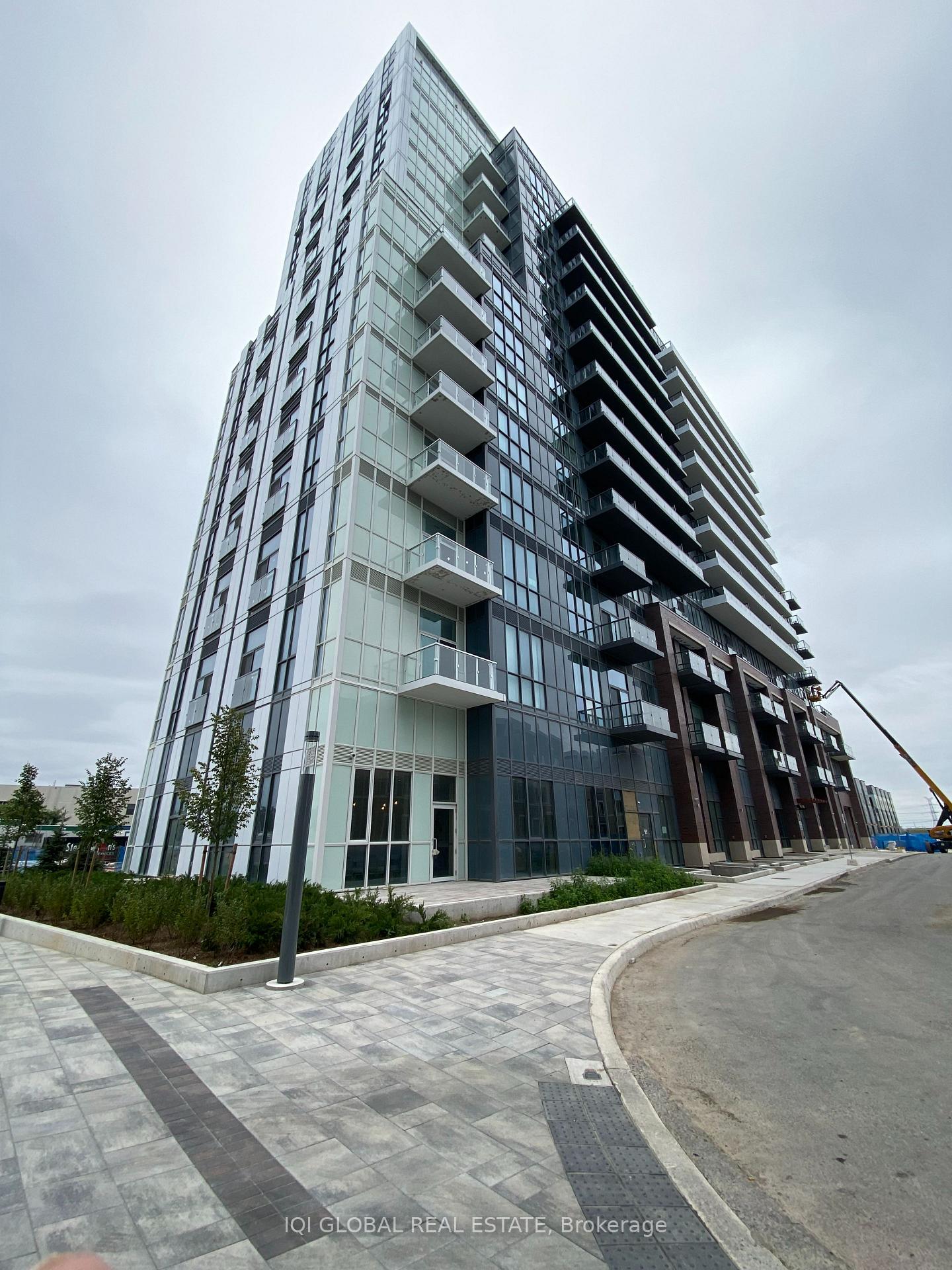 60-honeycrisp-crescent-e-vaughan-ontario-n13114452