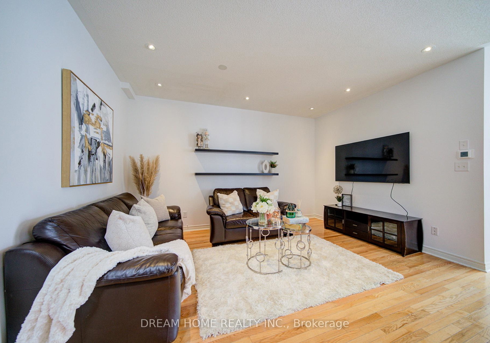 208-tom-taylor-crescent-newmarket-ontario-n13114642