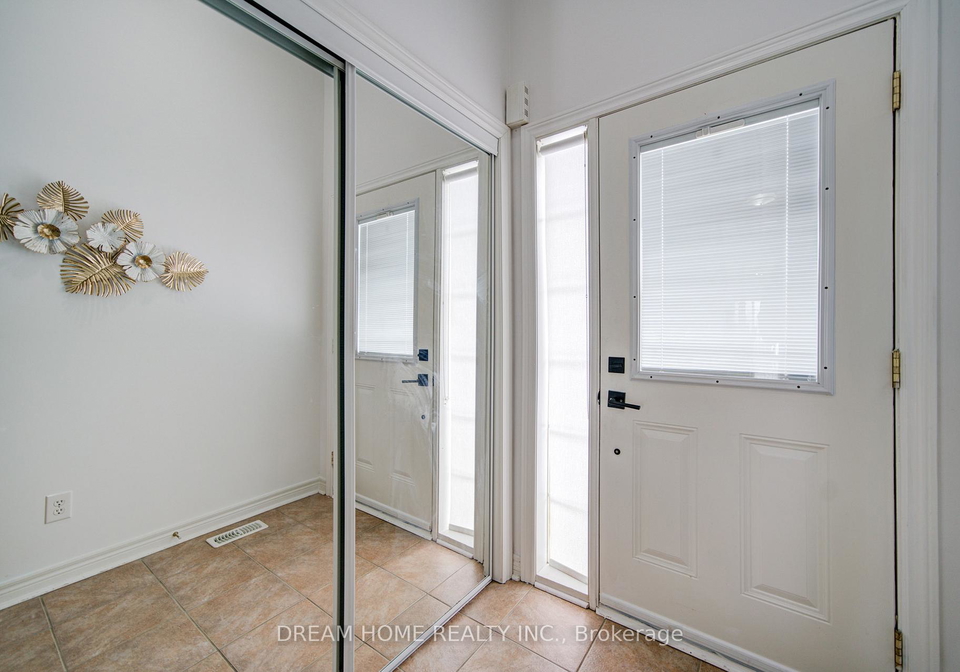 208-tom-taylor-crescent-newmarket-ontario-n13114642