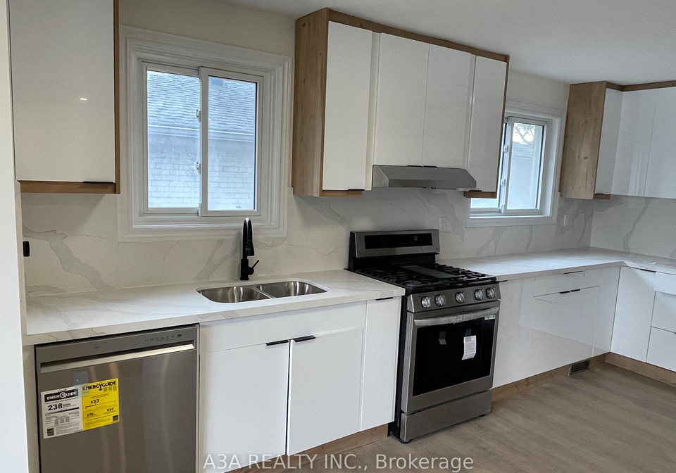 5-navan-crescent-aurora-ontario-n13114698