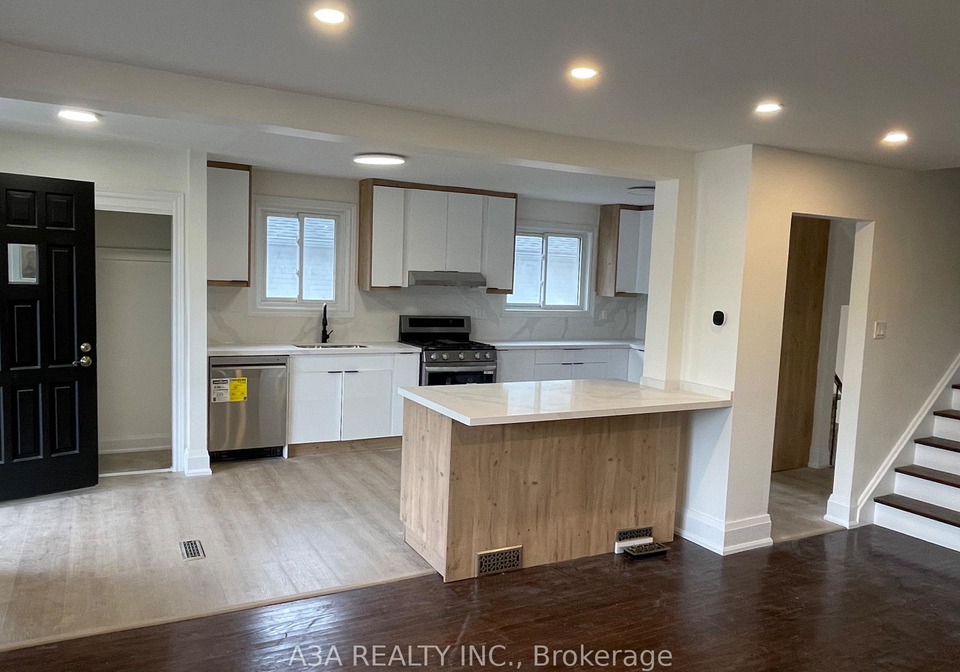 5-navan-crescent-aurora-ontario-n13114698