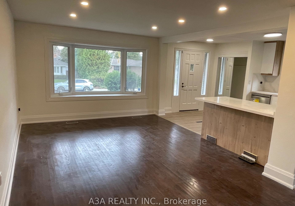 5-navan-crescent-aurora-ontario-n13114698