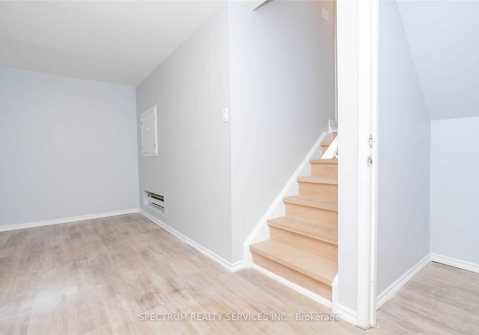 197-milestone-drive-aurora-ontario-n13116084