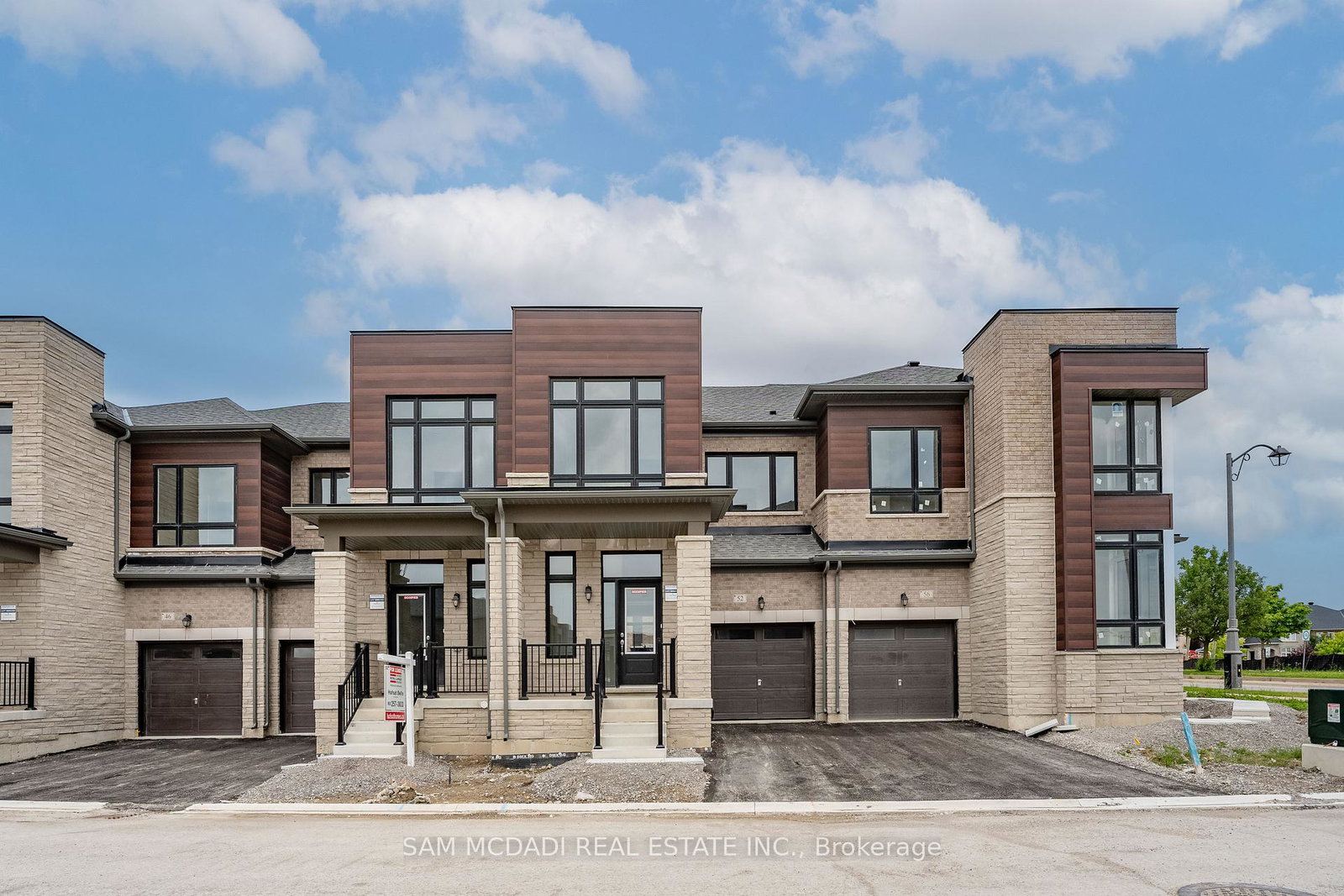52-fish-drive-aurora-ontario-n13118864