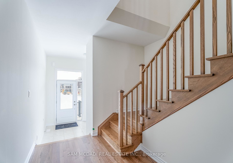 52-fish-drive-aurora-ontario-n13118864