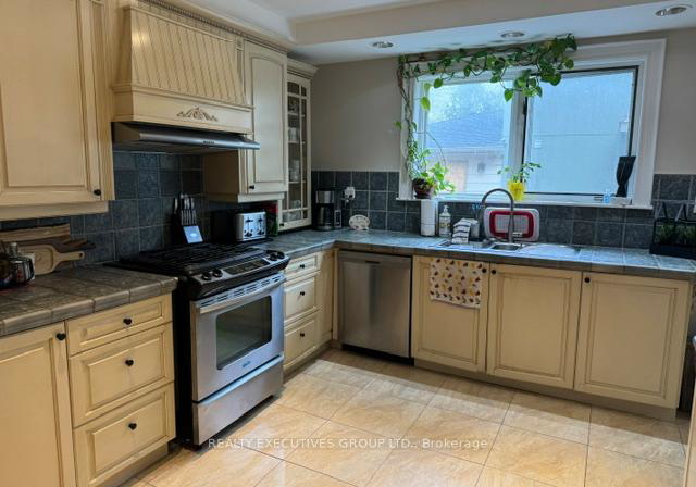 16970-bayview-avenue-newmarket-ontario-n13120418