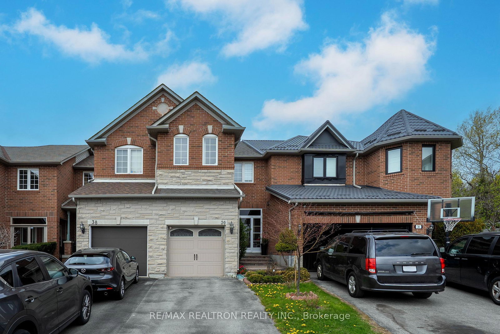 36-edgemont-court-richmond-hill-ontario-n13121302