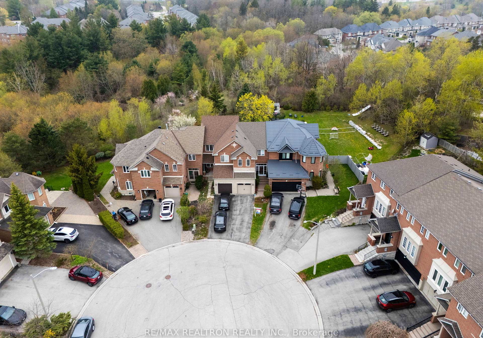 36-edgemont-court-richmond-hill-ontario-n13121302
