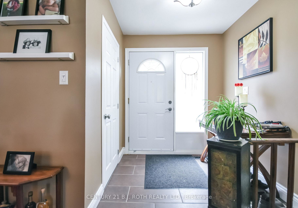 128-cherrywood-drive-newmarket-ontario-n13121366