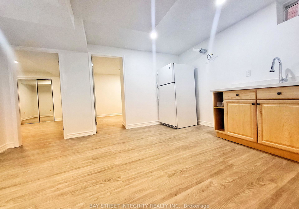 lower-37-sandham-crescent-markham-ontario-n13121730