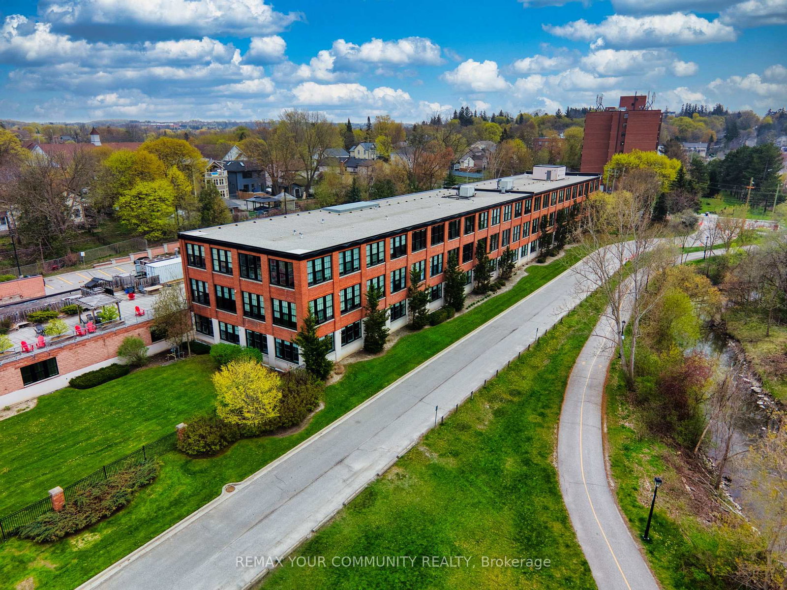 543-timothy-street-newmarket-ontario-n13123372