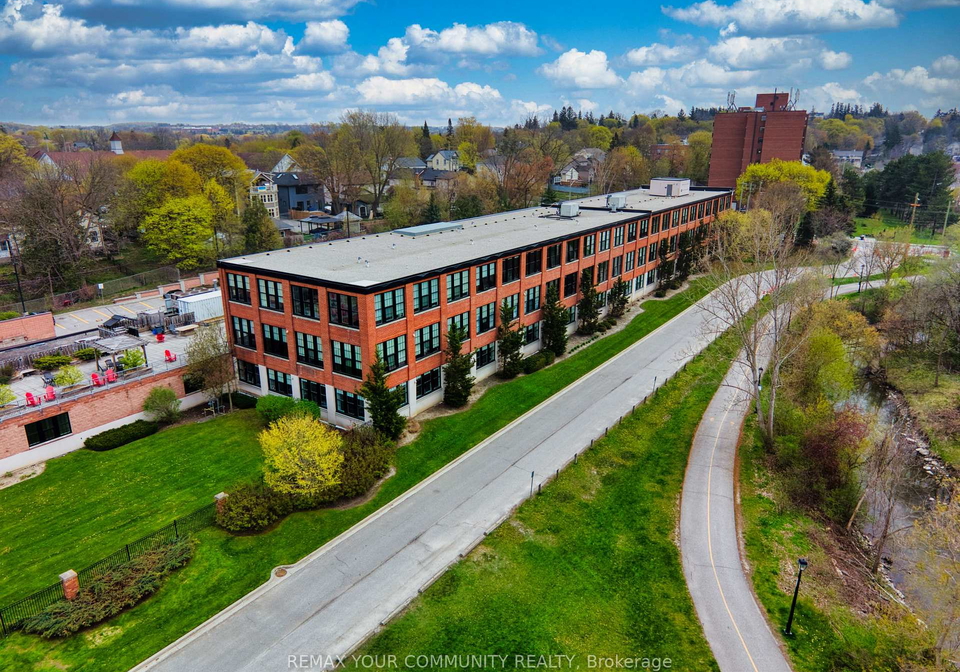 543-timothy-street-newmarket-ontario-n13123372