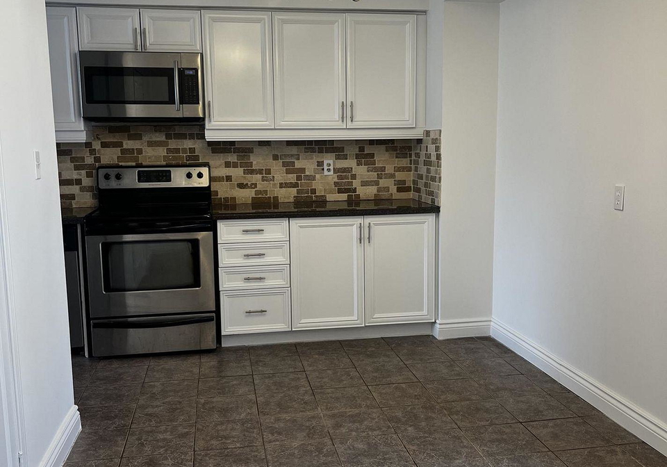 79-cashel-court-aurora-ontario-n13124478