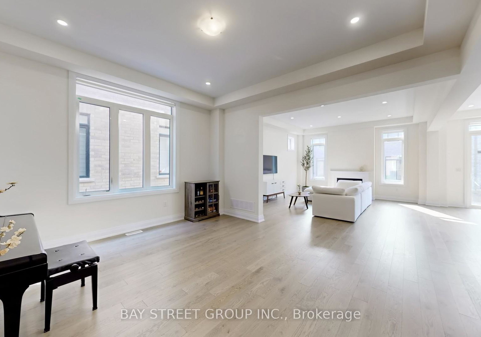 97-halldorson-avenue-aurora-ontario-n13125874