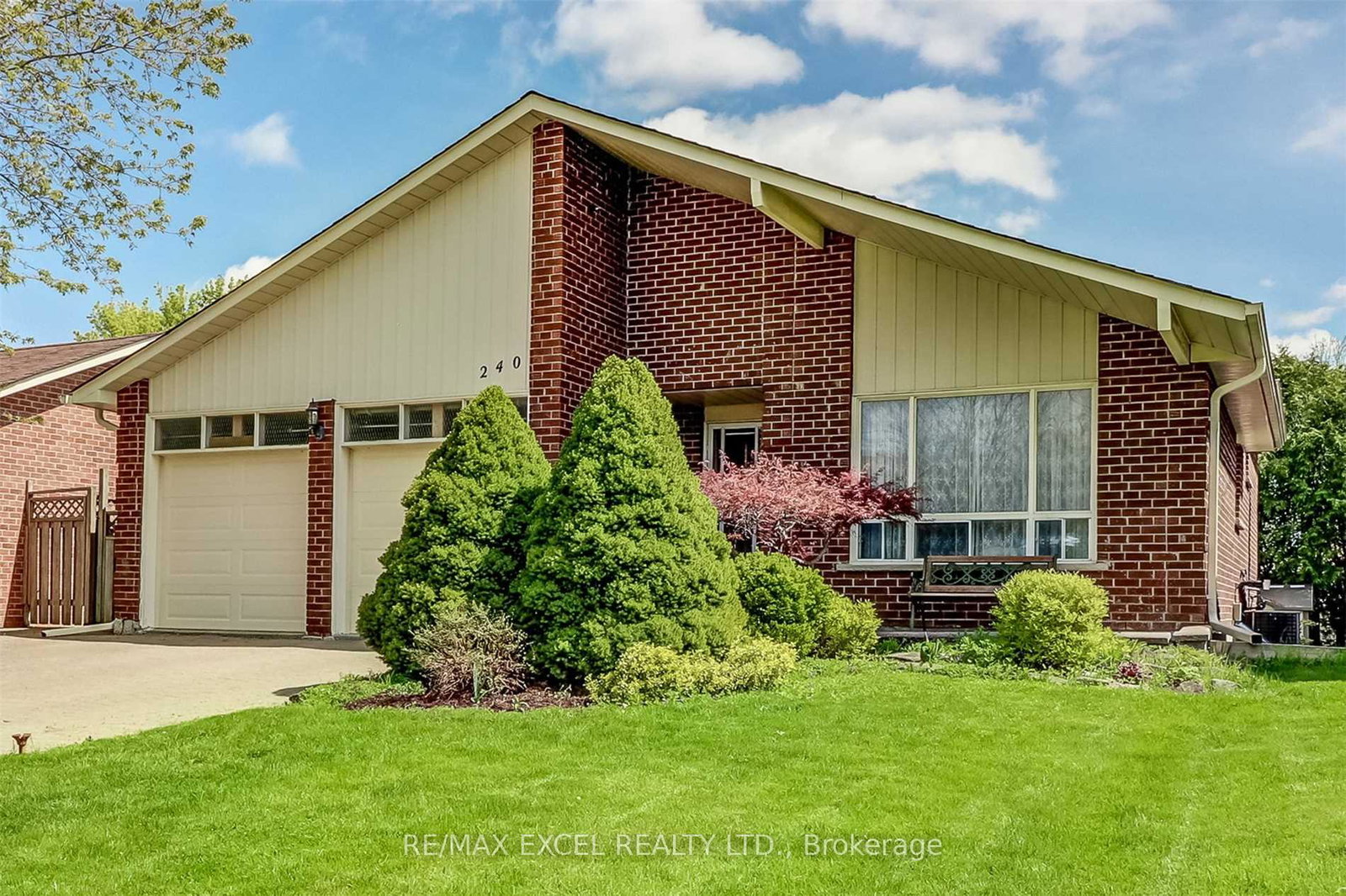 240-yorkshire-drive-newmarket-ontario-n13126124