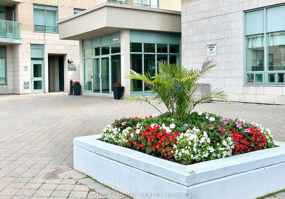 11-oneida-crescent-richmond-hill-ontario-n13126466