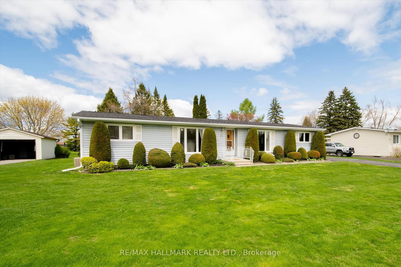59-damsel-circle-georgina-ontario-n13126642