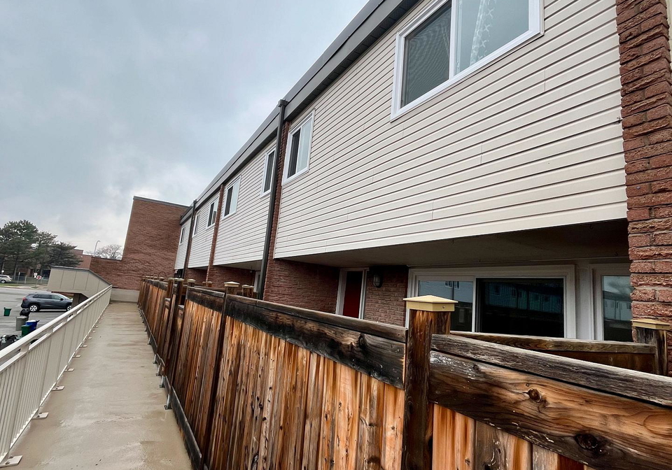 129-milestone-crescent-aurora-ontario-n13128820