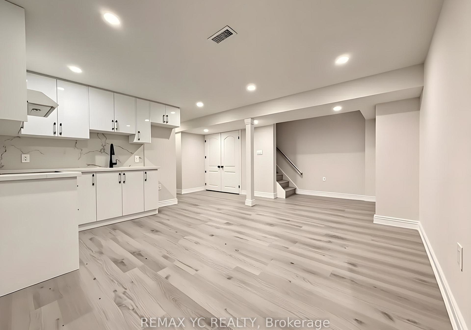 402-handley-crescent-newmarket-ontario-n13130808