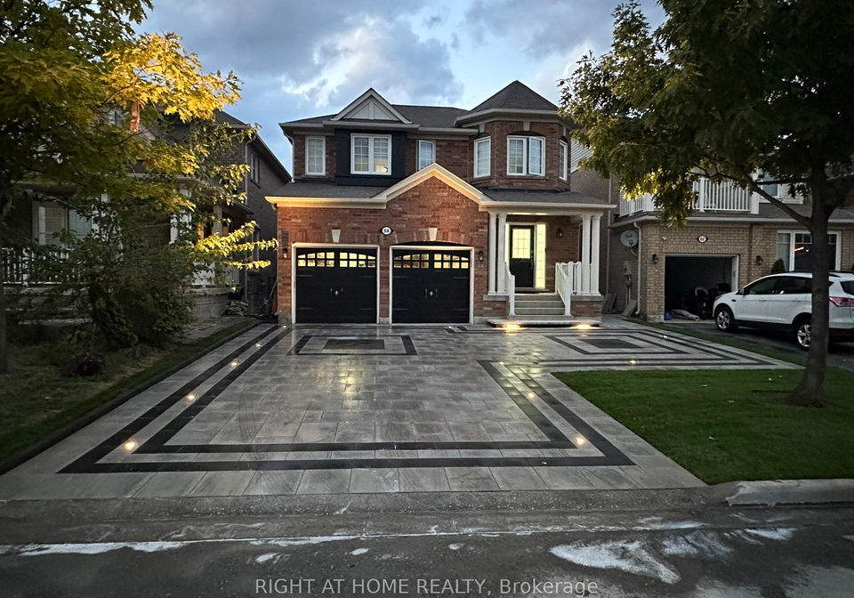 64-williamson-family-hollow-newmarket-ontario-n13131340