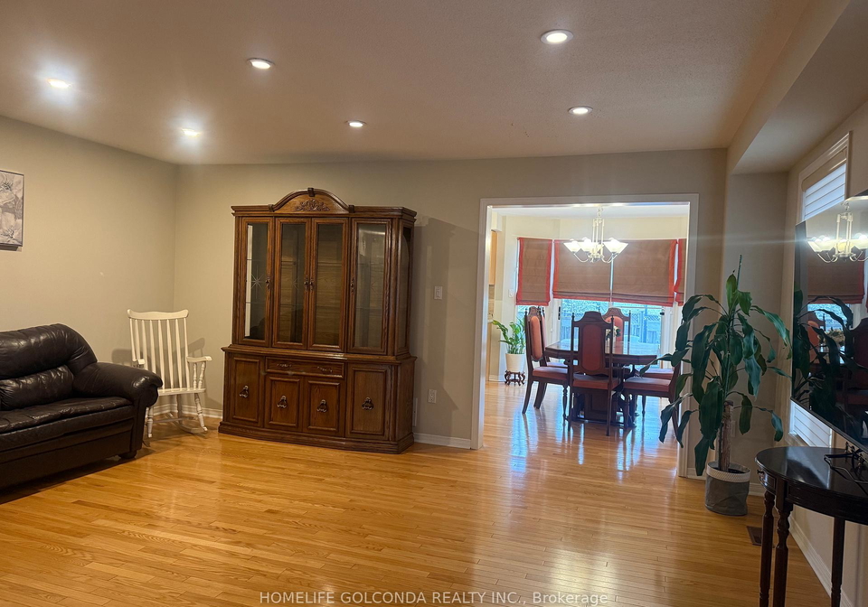 74-rideau-drive-richmond-hill-ontario-n13131548