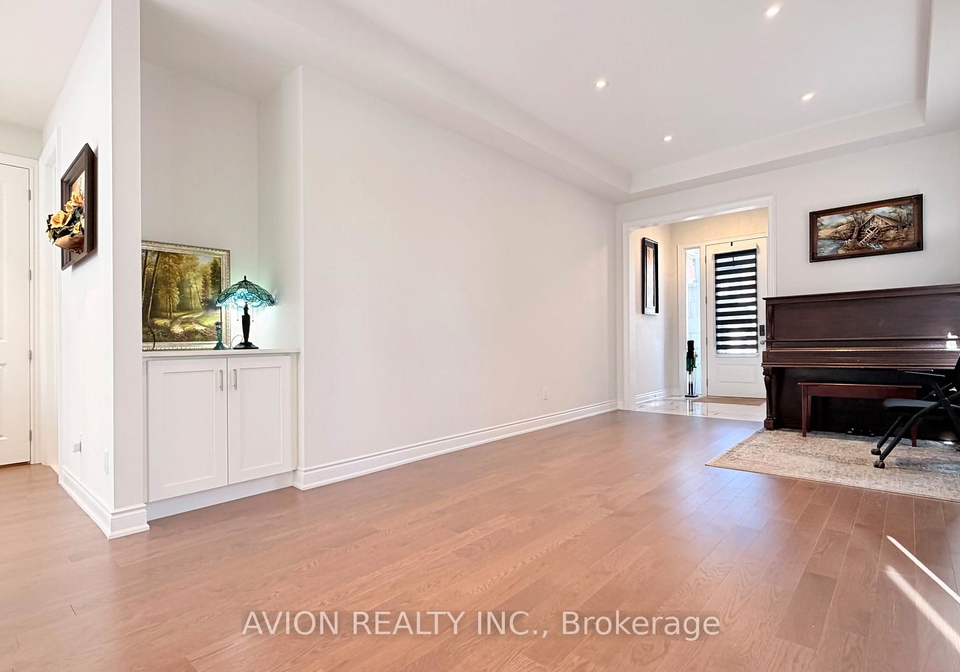 76-maple-fields-circle-aurora-ontario-n13131822