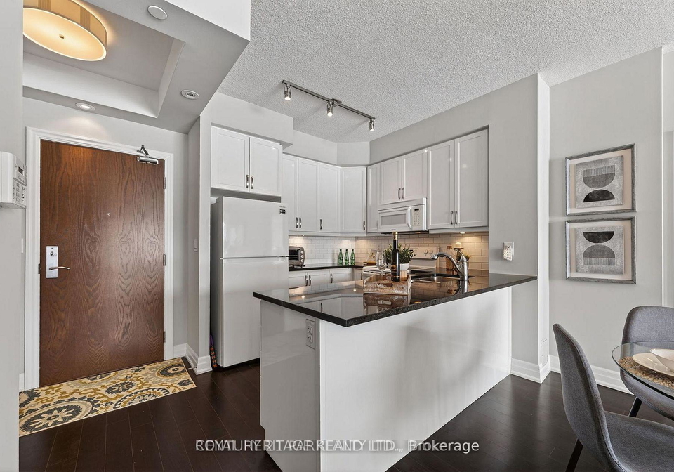 111-civic-square-gate-aurora-ontario-n13133000