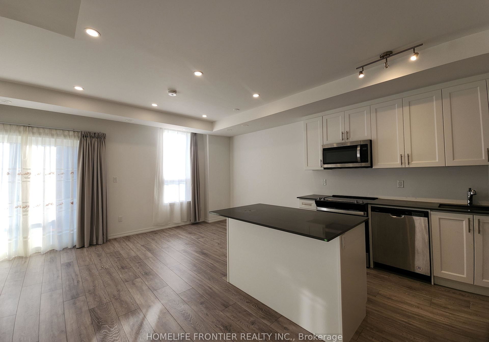 15-lytham-green-circle-newmarket-ontario-n13133442