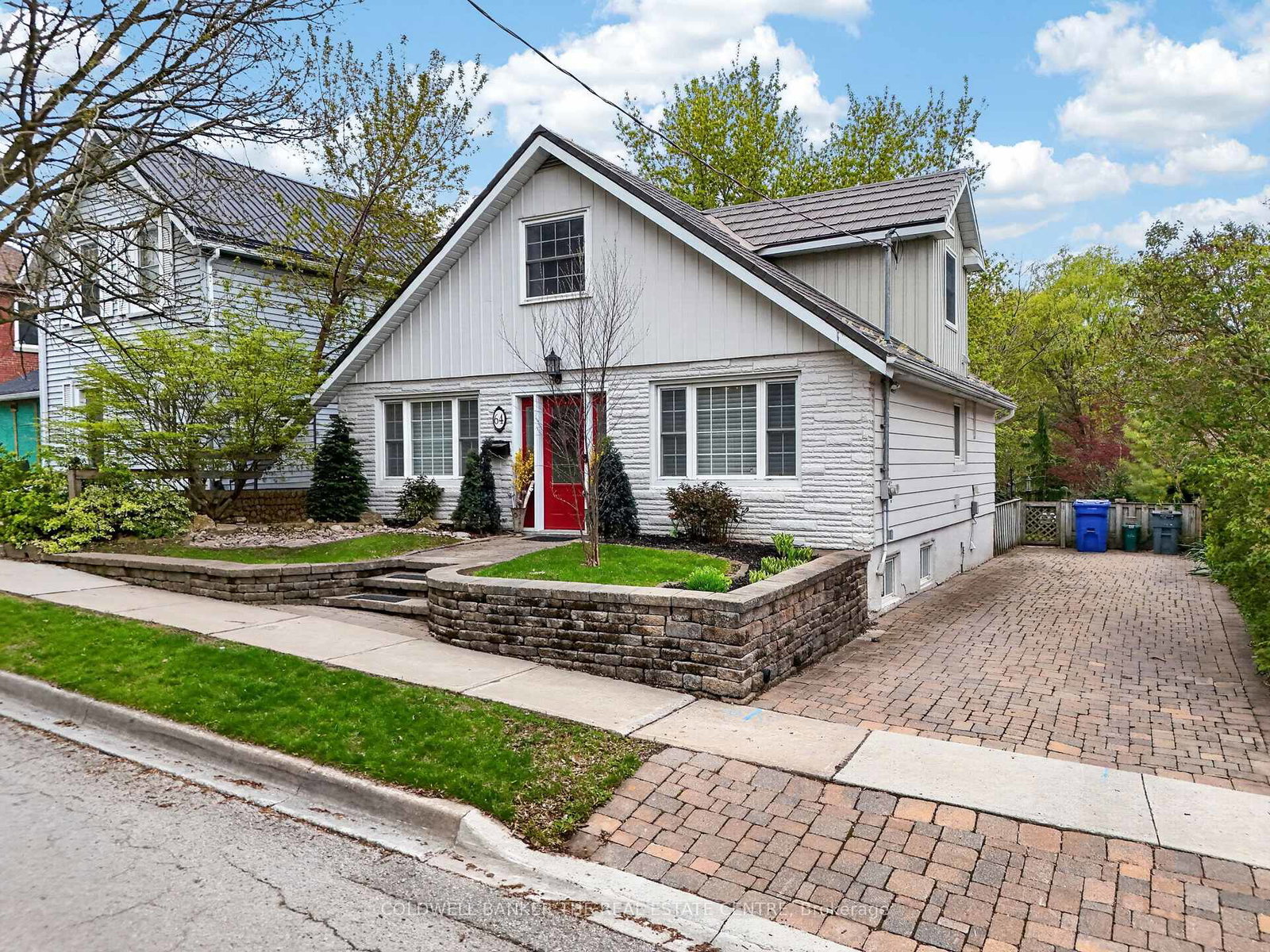 64-niagara-street-newmarket-ontario-n13133444