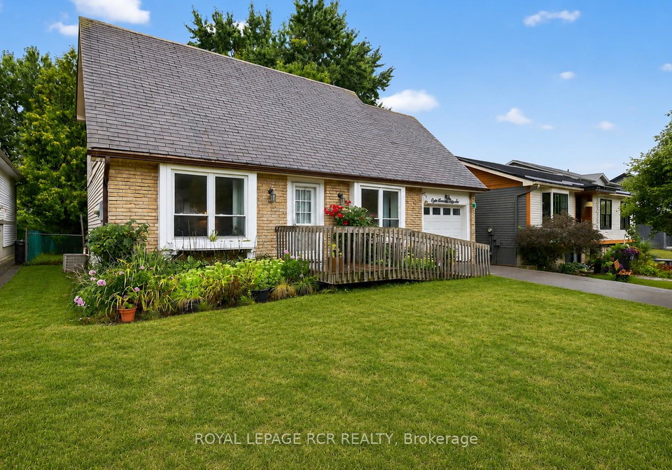 856-magnolia-avenue-newmarket-ontario-n13135188