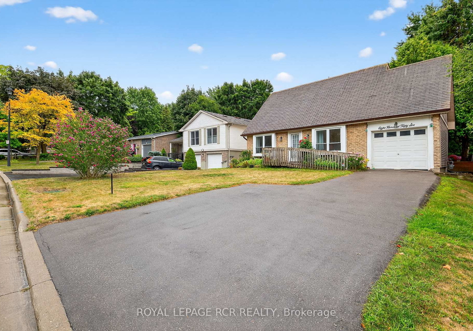 856-magnolia-avenue-newmarket-ontario-n13135188