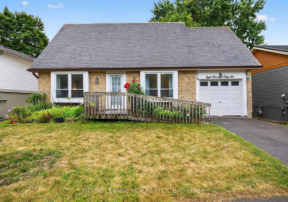 856-magnolia-avenue-newmarket-ontario-n13135188