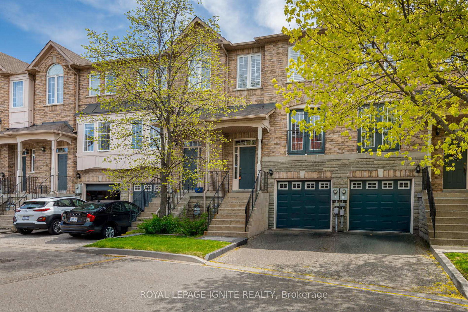 19-foxchase-avenue-vaughan-ontario-n13135240