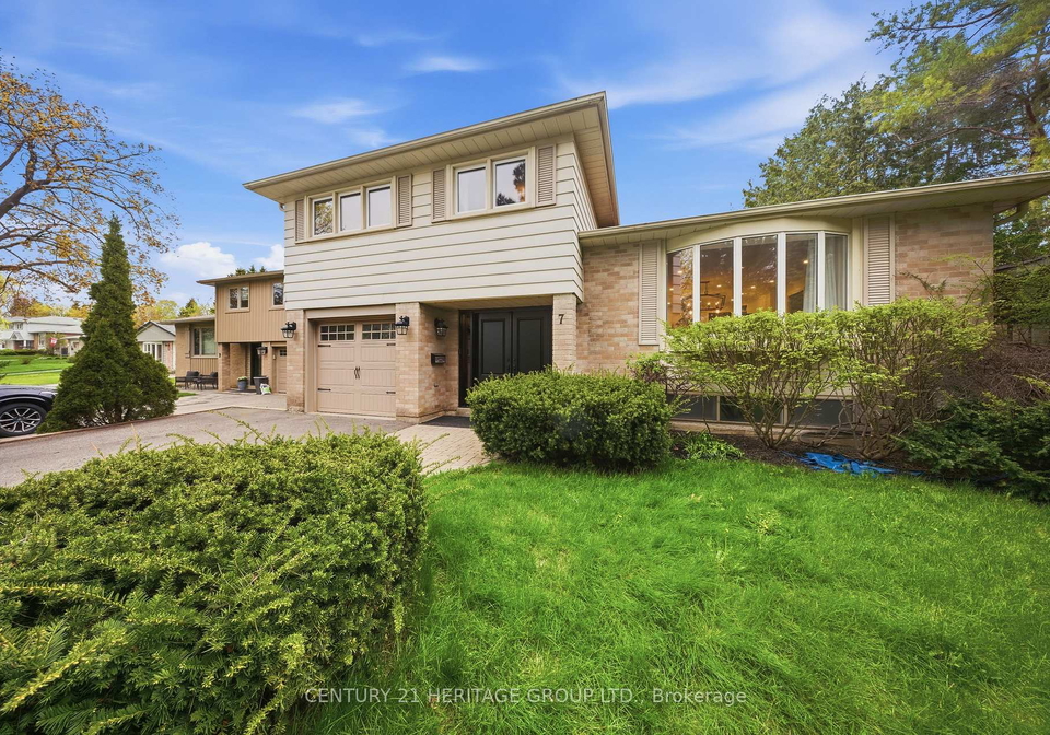 7-cedar-crescent-aurora-ontario-n13136590