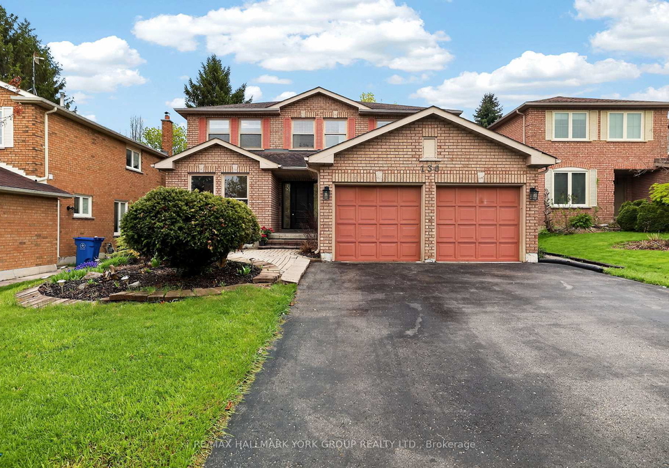 136-nelson-circle-newmarket-ontario-n13136672