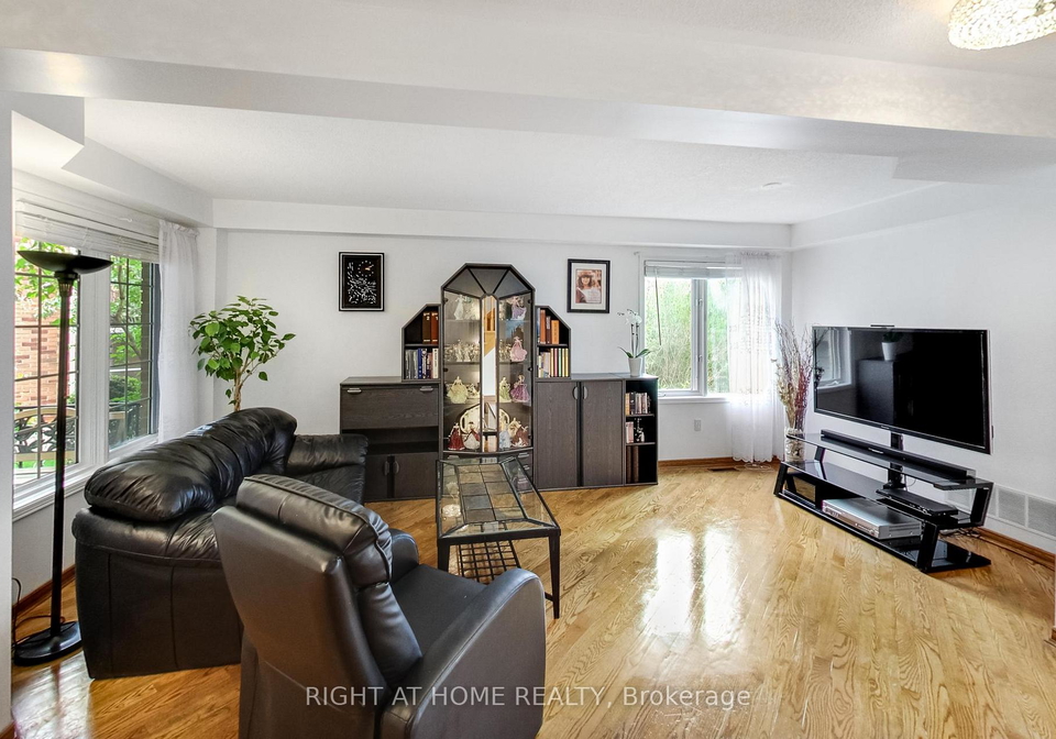 28-foxtail-ridge-newmarket-ontario-n13138094