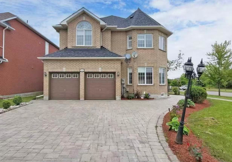 128-redstone-road-richmond-hill-ontario-n13138306