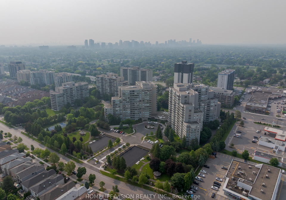 7-townsgate-drive-vaughan-ontario-n13138864