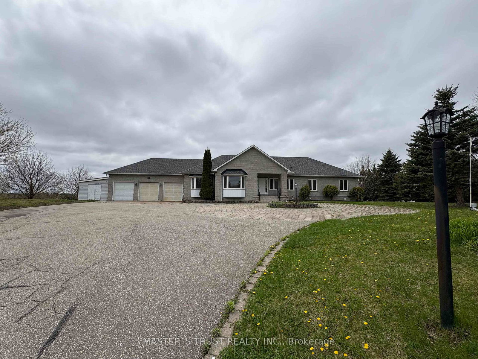 17-ing-court-aurora-ontario-n13138954