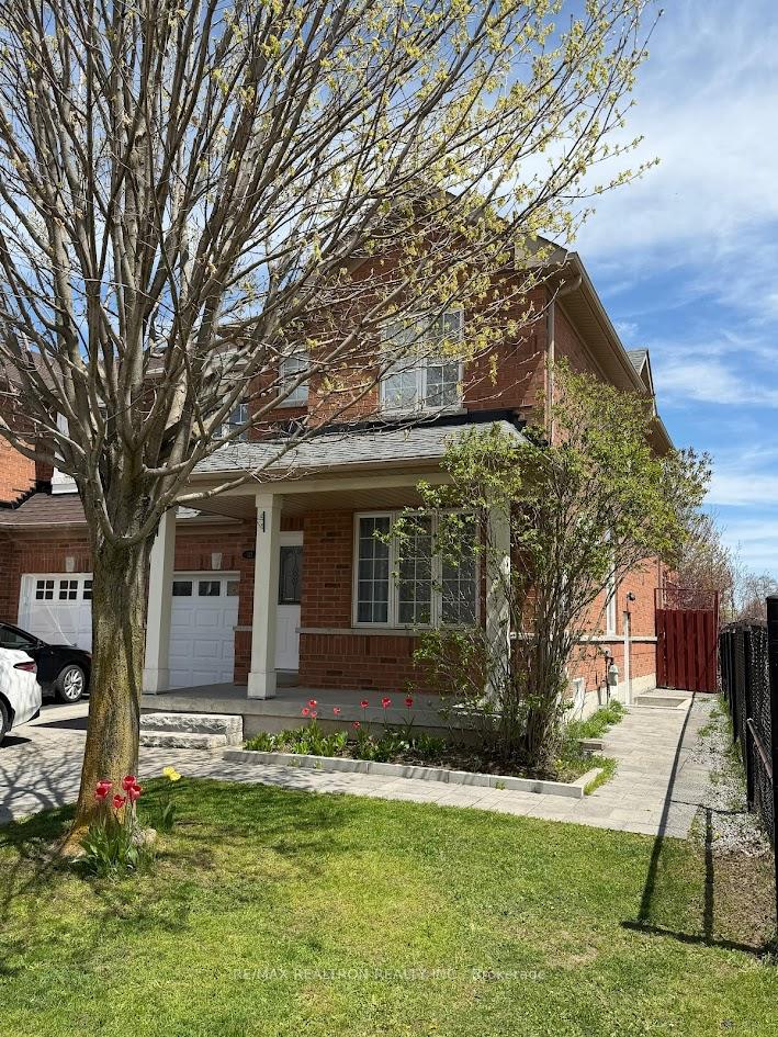 141-gail-parks-crescent-newmarket-ontario-n13140938