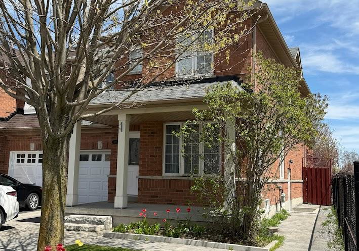 141-gail-parks-crescent-newmarket-ontario-n13140938